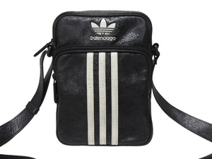BALENCIAGA × adidas バレンシアガ アディダス コラボ スモール クロスボディ ショルダーバッグ ブラック ラムスキン ロゴ 721850 美品 中古 4b005060