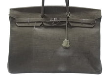 Load image into Gallery viewer, READYMADE レディメイド Travel Bag トラベルバッグ クロコ型押し サイズL 再構築 バーキン50型 ハンドバッグ オリーブ 美品 中古 4b005112