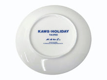 画像をギャラリービューアに読み込む, 未使用 KWAS カウズ KAWS HOLIDAY TAIPEI カウズホリデイ 台北 4枚セット 総柄 皿 ブルー ホワイト 中古 4b005113 