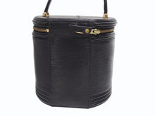 Load image into Gallery viewer, LOUIS VUITTON ルイヴィトン カンヌ エピ ノワール ハンドバッグ M48032 エピレザー ブラック ゴールド金具 美品 中古 4b005128
