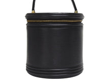 Load image into Gallery viewer, LOUIS VUITTON ルイヴィトン カンヌ エピ ノワール ハンドバッグ M48032 エピレザー ブラック ゴールド金具 美品 中古 4b005142