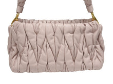 Load image into Gallery viewer, 極美品 MIUMIU ミュウミュウ ワンショルダーバッグ マテラッセ 5BC022 ピンク レザー ゴールド金具 中古 4b005143