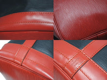 Load image into Gallery viewer, LOUIS VUITTON ルイヴィトン ショルダーバッグ エピ ノエ M44017 エピレザー バイカラー カスティリアンレッド ノワール 美品 中古 4b005144