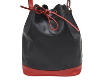 Load image into Gallery viewer, LOUIS VUITTON ルイヴィトン ショルダーバッグ エピ ノエ M44017 エピレザー バイカラー カスティリアンレッド ノワール 美品 中古 4b005144