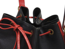 Load image into Gallery viewer, LOUIS VUITTON ルイヴィトン ショルダーバッグ エピ ノエ M44017 エピレザー バイカラー カスティリアンレッド ノワール 美品 中古 4b005144