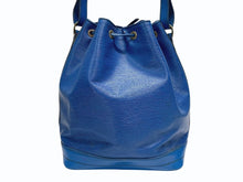 Load image into Gallery viewer, LOUIS VUITTON ルイヴィトン ショルダーバッグ エピ ノエ M44005 エピレザー ブルー ゴールド金具 美品 中古 4b005145