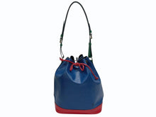 Load image into Gallery viewer, LOUIS VUITTON ルイヴィトン ショルダーバッグ エピ ノエ M44082 エピレザー ブルー レッド グリーン 美品 中古 4b005147