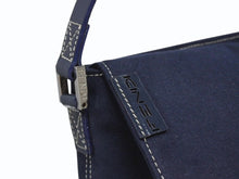 Load image into Gallery viewer, FENDI フェンディ ワンショルダーバッグ 16070 キャンバス レザー ネイビー シルバー金具 イタリア製 美品 中古 4b005150