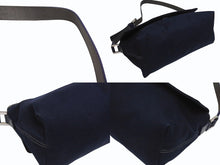 Load image into Gallery viewer, FENDI フェンディ ワンショルダーバッグ 16070 キャンバス レザー ネイビー シルバー金具 イタリア製 美品 中古 4b005150