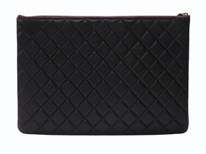 CHANEL シャネル クラッチバッグ ポーチ マトラッセ キルティング 20番台 A82045 レザー ブラック 美品 中古 4b005152