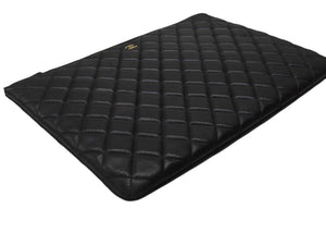 CHANEL シャネル クラッチバッグ ポーチ マトラッセ キルティング 20番台 A82045 レザー ブラック 美品 中古 4b005152