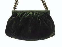 Load image into Gallery viewer, BOTTEGAVENETA ボッテガヴェネタ ハンドバッグ パーティーバッグ がま口 ベルベット グリーン 美品 中古 4b005180