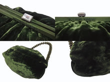 Load image into Gallery viewer, BOTTEGAVENETA ボッテガヴェネタ ハンドバッグ パーティーバッグ がま口 ベルベット グリーン 美品 中古 4b005180