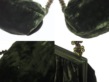 Load image into Gallery viewer, BOTTEGAVENETA ボッテガヴェネタ ハンドバッグ パーティーバッグ がま口 ベルベット グリーン 美品 中古 4b005180