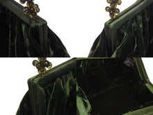 Load image into Gallery viewer, BOTTEGAVENETA ボッテガヴェネタ ハンドバッグ パーティーバッグ がま口 ベルベット グリーン 美品 中古 4b005180
