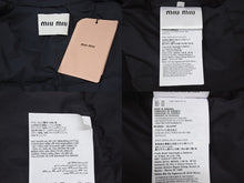 Load image into Gallery viewer, 新品未使用 MIUMIU ミュウミュウ Technical Fabric Down Jacket ダウンジャケット ML1086 ショート丈 ブラック 中古 4b005216