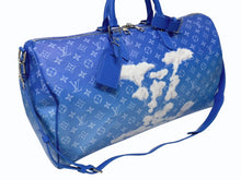 Load image into Gallery viewer, 極美品 LOUIS VUITTON ルイヴィトン ボストンバッグ キーポルバンドリエール 50 M45428 ブルー ホワイト シルバー金具 4b005229