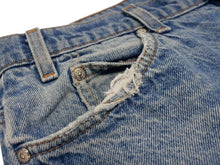 Load image into Gallery viewer, 新品未使用 CHROME HEARTS クロムハーツ × LEVI&#39;S リーバイス セメタリークロスパッチ デニムパンツ ジーンズ サイズ36 ブルー 中古 4b005237