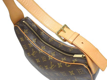 Load image into Gallery viewer, 極美品 LOUIS VUITTON ルイヴィトン クロワッサンMM ワンショルダーバッグ M51512 モノグラム PVC レザー ブラウン 中古 4b005243