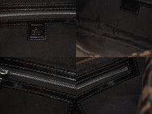 Load image into Gallery viewer, 極美品 FENDI フェンディ ハンドバッグ ズッカ柄 マンマバケット ブラウン キャンバス レザー 26424 シルバー金具 中古 4b005252