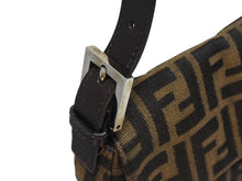 Load image into Gallery viewer, 極美品 FENDI フェンディ ハンドバッグ ズッカ柄 マンマバケット ブラウン キャンバス レザー 26424 シルバー金具 中古 4b005252