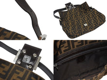 Load image into Gallery viewer, 極美品 FENDI フェンディ ハンドバッグ ズッカ柄 マンマバケット ブラウン キャンバス レザー 26424 シルバー金具 中古 4b005252