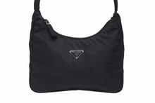 Load image into Gallery viewer, 極美品 PRADA プラダ ホーボー ワンショルダーバッグ MV515 トライアングルロゴ ナイロン ブラック 中古 4b005254