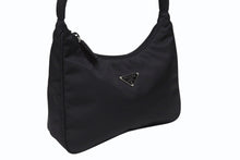 Load image into Gallery viewer, 極美品 PRADA プラダ ホーボー ワンショルダーバッグ MV515 トライアングルロゴ ナイロン ブラック 中古 4b005254