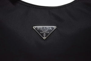 極美品 PRADA プラダ ホーボー ワンショルダーバッグ MV515 トライアングルロゴ ナイロン ブラック 中古 4b005254