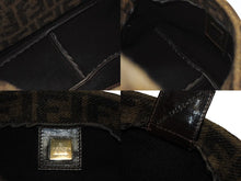 Load image into Gallery viewer, 極美品 FENDI フェンディ マンマバケット ワンショルダーバッグ 26325 ズッカ柄 ブラウン ウール レザー シルバー金具 中古 4b005262