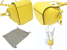 Load image into Gallery viewer, 極美品 LOEWE ロエベ ハンモック ミニ ハンドバッグ ショルダーバッグ 052123 スペイン製 レザー イエロー ブラック 中古 4b005266