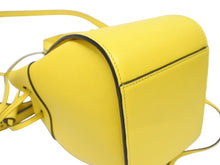 Load image into Gallery viewer, 極美品 LOEWE ロエベ ハンモック ミニ ハンドバッグ ショルダーバッグ 052123 スペイン製 レザー イエロー ブラック 中古 4b005266