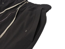 Load image into Gallery viewer, 極美品 Rick Owens リックオウエンス 20FW Bela Trousers ベラ トラウザーズ パンツ ダークブラウン ポリエステル RU20F3361 サイズ48 中古 4b005284