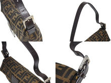 Load image into Gallery viewer, FENDI フェンディ ハンドバッグ ズッカ柄 マンマバケット ブラウン キャンバス レザー 26424 シルバー金具 美品 中古 4b005301