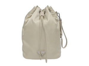 極美品 PRADA プラダ ハンドバッグ 巾着型 ロゴプレート Re-Nylon ポーチ 1NS369 ナイロン ベージュ 中古 4b005304