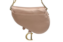 Load image into Gallery viewer, 極美品 CHRISTIAN DIOR クリスチャンディオール サドル ソフトバッグ M0465CBUW M59M 2025SS サテン ラインストーン ピンク 中古 4b005337