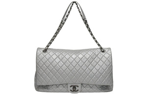 新品同様 CHANEL シャネル ジャンボ マトラッセ ショルダーバッグ シルバー チェーンショルダー デカマト 中古 4b005394