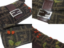 Load image into Gallery viewer, FENDI フェンディ ズッカ柄 マンマバケット ワンショルダーバッグ 木の実 フェルト レザー ブラウン シルバー金具 ロゴ 良品 中古 4b005397