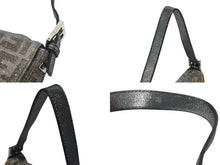 Load image into Gallery viewer, 極美品 FENDI フェンディ マンマバケット ワンショルダーバッグ 8BR600 ズッカ柄 キャンバス ラインストーン ラメ レザー 中古 4b005425