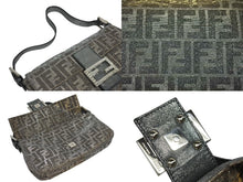 Load image into Gallery viewer, 極美品 FENDI フェンディ マンマバケット ワンショルダーバッグ 8BR600 ズッカ柄 キャンバス ラインストーン ラメ レザー 中古 4b005425