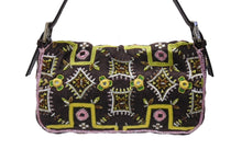 Load image into Gallery viewer, 極美品 FENDI フェンディ ビーズ刺繍 マンマバケット ハンドバッグ ブラック マルチカラー キャンバス ビーズ レザー ワンショルダー 26424 中古 4b005436