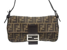 Load image into Gallery viewer, FENDI フェンディ ハンドバッグ ズッカ柄 マンマバケット ブラウン キャンバス レザー 26424 シルバー金具 美品 中古 4b005452