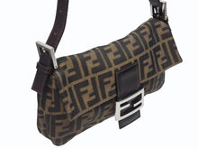 Load image into Gallery viewer, FENDI フェンディ ハンドバッグ ズッカ柄 マンマバケット ブラウン キャンバス レザー 26424 シルバー金具 美品 中古 4b005452
