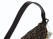 Load image into Gallery viewer, 極美品 FENDI フェンディ ハンドバッグ ズッカ柄 マンマバケット ブラウン キャンバス レザー 25124 シルバー金具 中古 4b005465