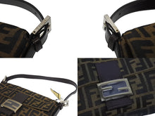 Load image into Gallery viewer, 極美品 FENDI フェンディ ハンドバッグ ズッカ柄 マンマバケット ブラウン キャンバス レザー 25124 シルバー金具 中古 4b005465