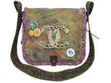 Load image into Gallery viewer, 極美品 CHANEL シャネル エンブロイダリー グラフィティ ショルダーバッグ A92789 ココマーク 21番台 カーキ 中古 4b005470