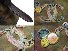 Load image into Gallery viewer, 極美品 CHANEL シャネル エンブロイダリー グラフィティ ショルダーバッグ A92789 ココマーク 21番台 カーキ 中古 4b005470