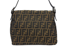 Load image into Gallery viewer, 極美品 FENDI フェンディ マンマバケット ワンショルダーバッグ 26325 ズッカ柄 キャンバス レザー ブラウン シルバー金具 中古 4b005475