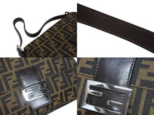 Load image into Gallery viewer, 極美品 FENDI フェンディ マンマバケット ワンショルダーバッグ 26325 ズッカ柄 キャンバス レザー ブラウン シルバー金具 中古 4b005475