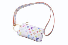 Load image into Gallery viewer, 新品未使用 LOUIS VUITTON ルイヴィトン LVxTM スマホ フォンホルダー 村上隆 2025SS ホワイト マルチカラー PVC ゴールド金具 中古 4b005530